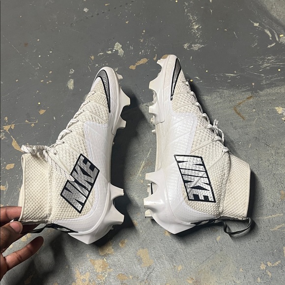 Nike cleats - Picture 4 of 6